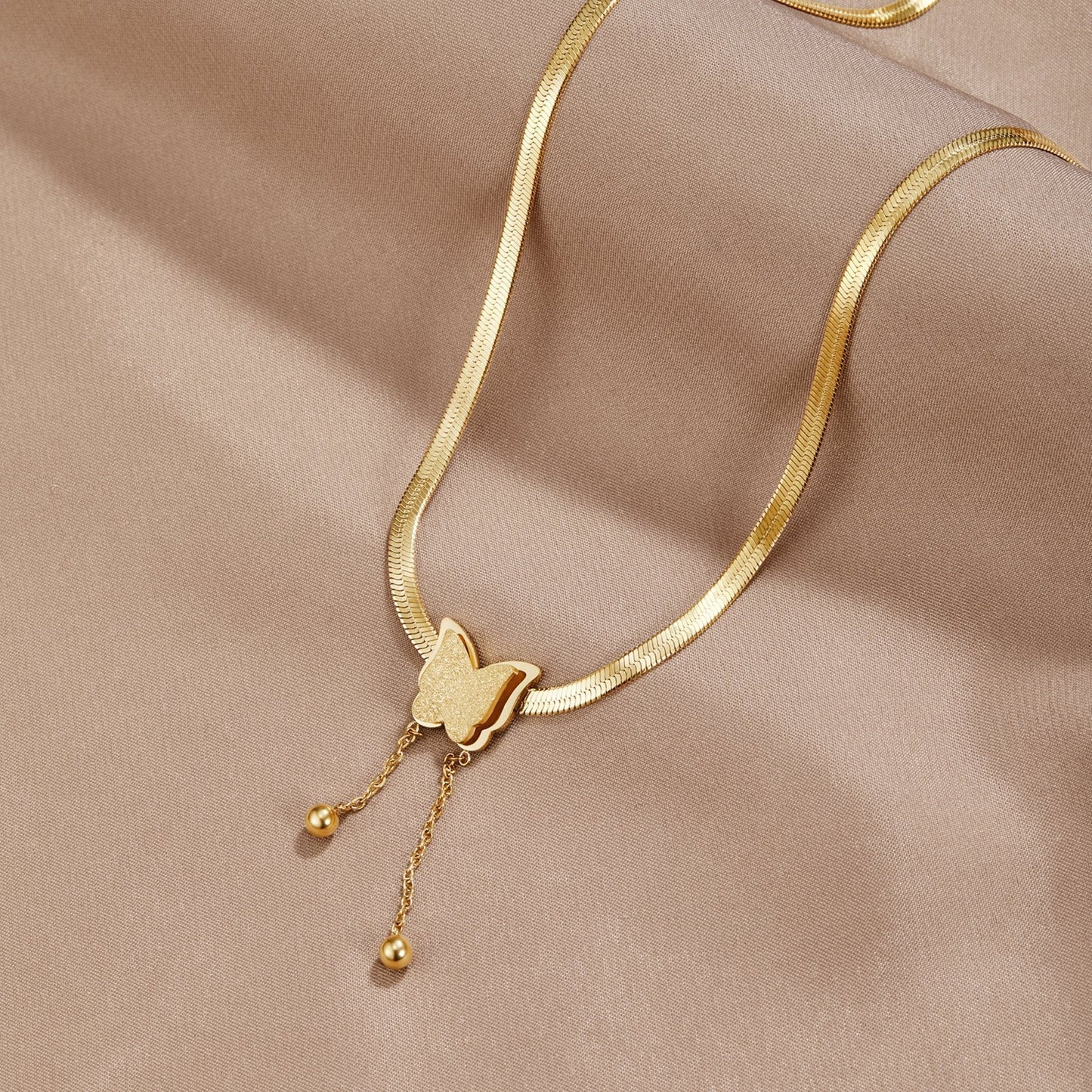 Bettina – Collar Mariposa Elegante