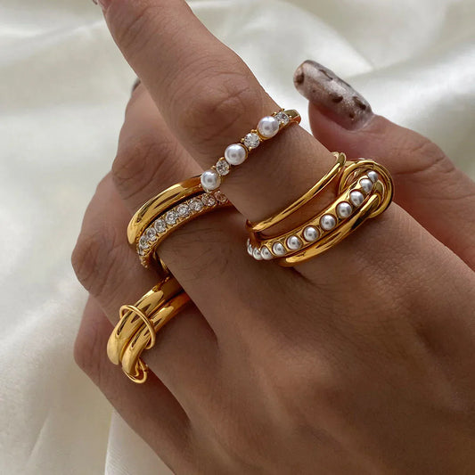 Briana – Anillo Apilado con Perlas Elegante