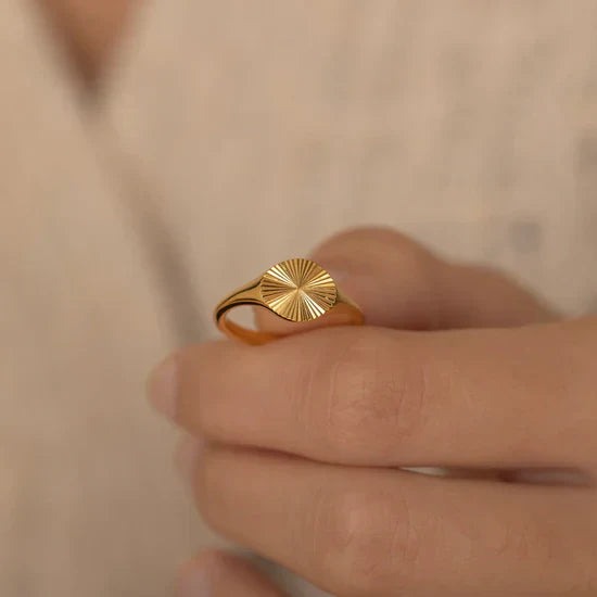 Hera – Anillo Sol Radiante