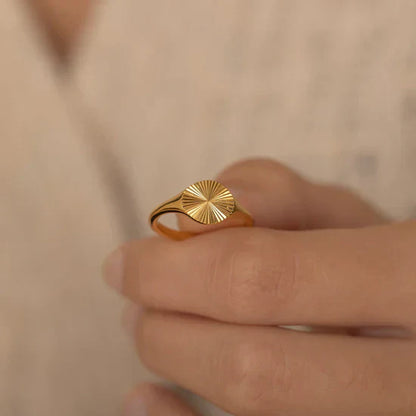 Hera – Anillo Sol Radiante
