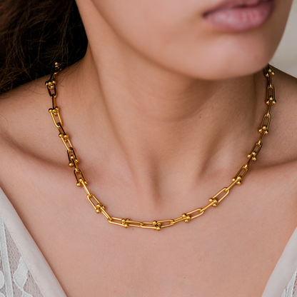 Collar de cadena gruesa de oro en cascada