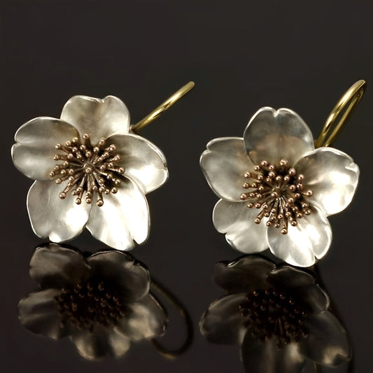 Mindy – Pendientes Florales en Plata y Oro