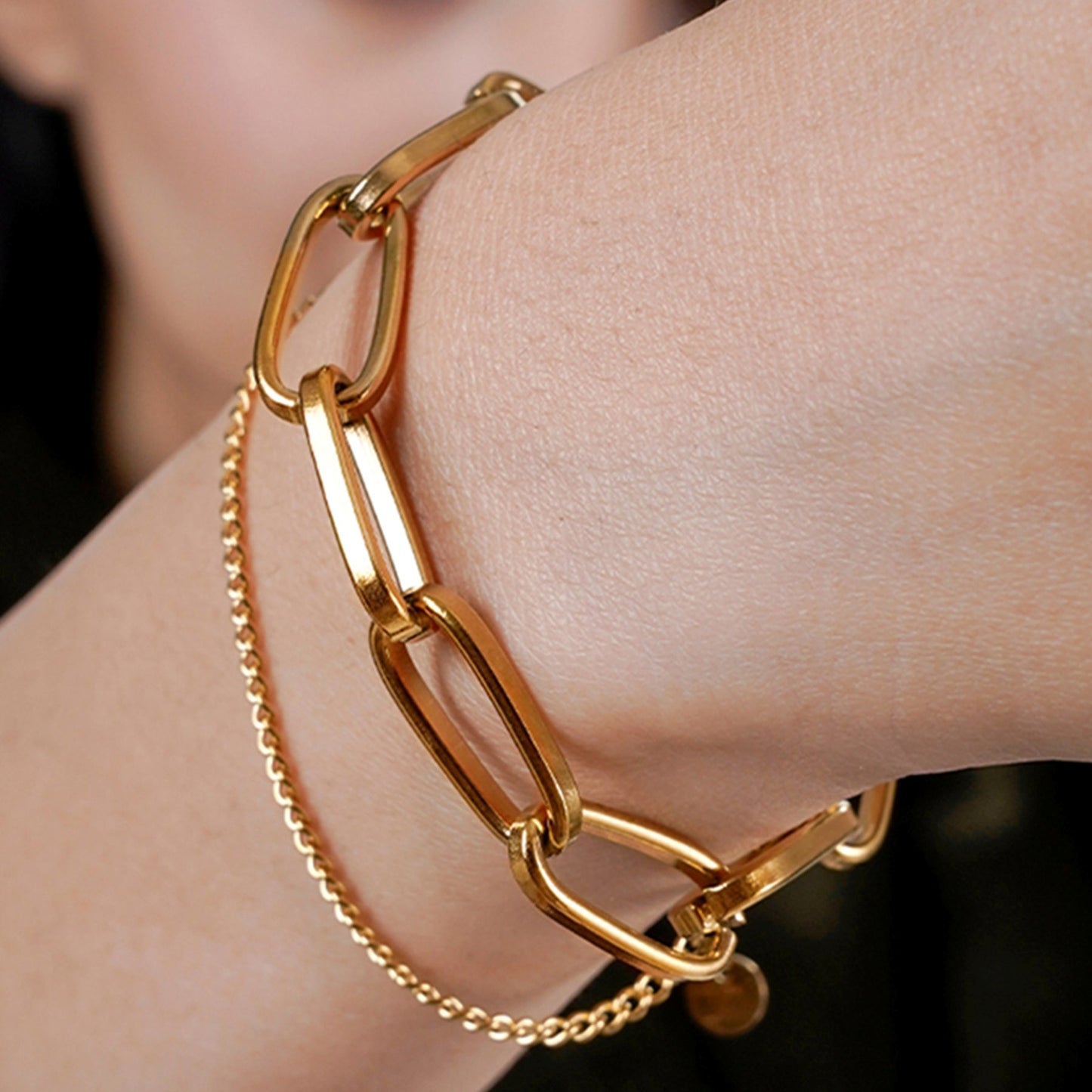 Carla – Pulsera de Eslabones Chapada Elegante
