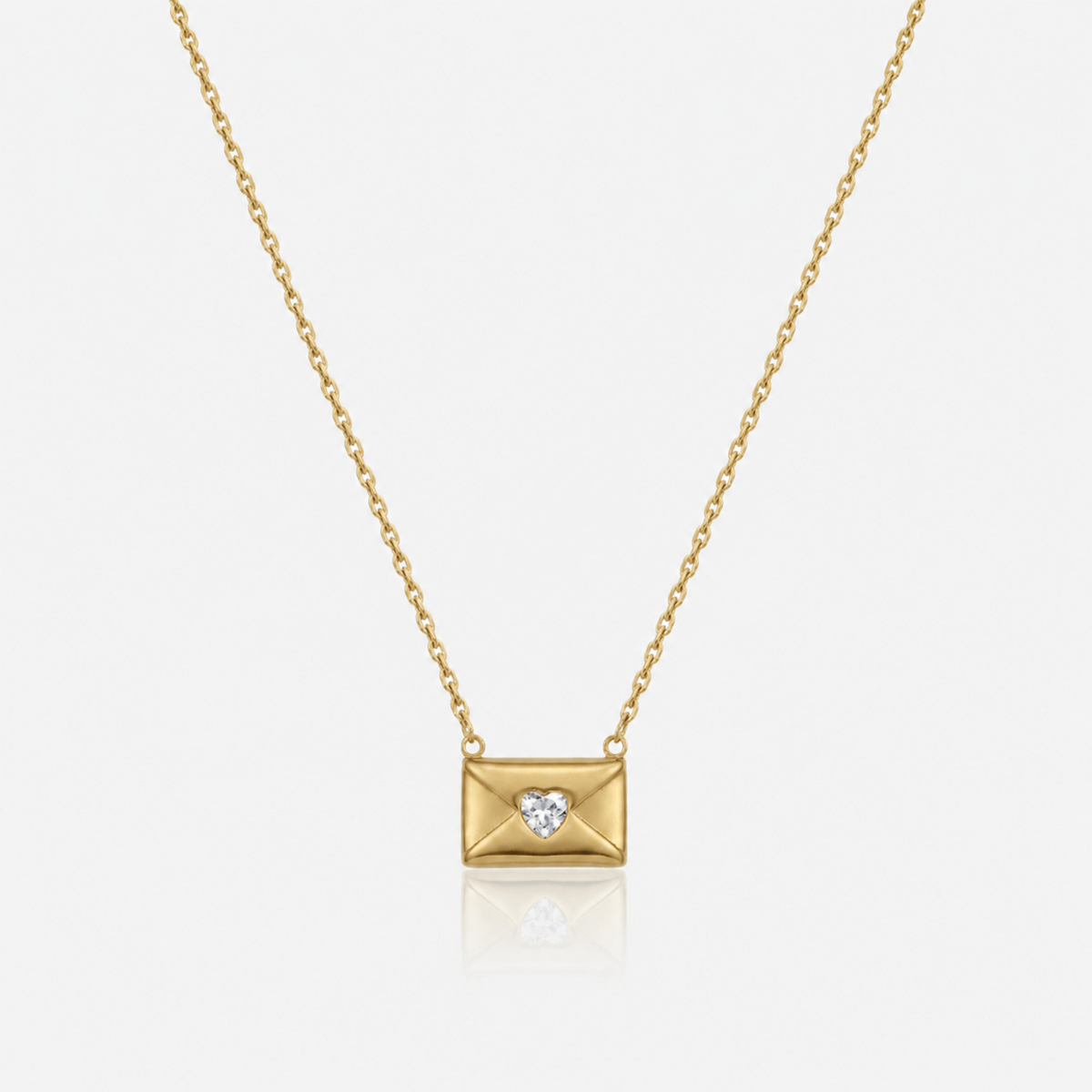 Collar colgante de damas con motivo de sobre y acento de piedra en forma de corazón