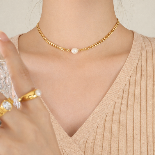 Aiza – Collar Choker de Perlas Delicadas