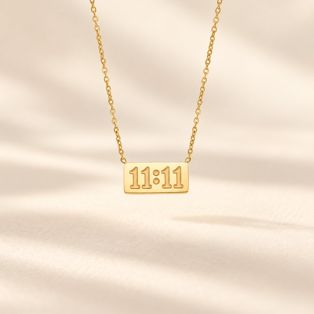 Collar de Damas con Colgante 11:11 y Motivo Numérico Rectangular