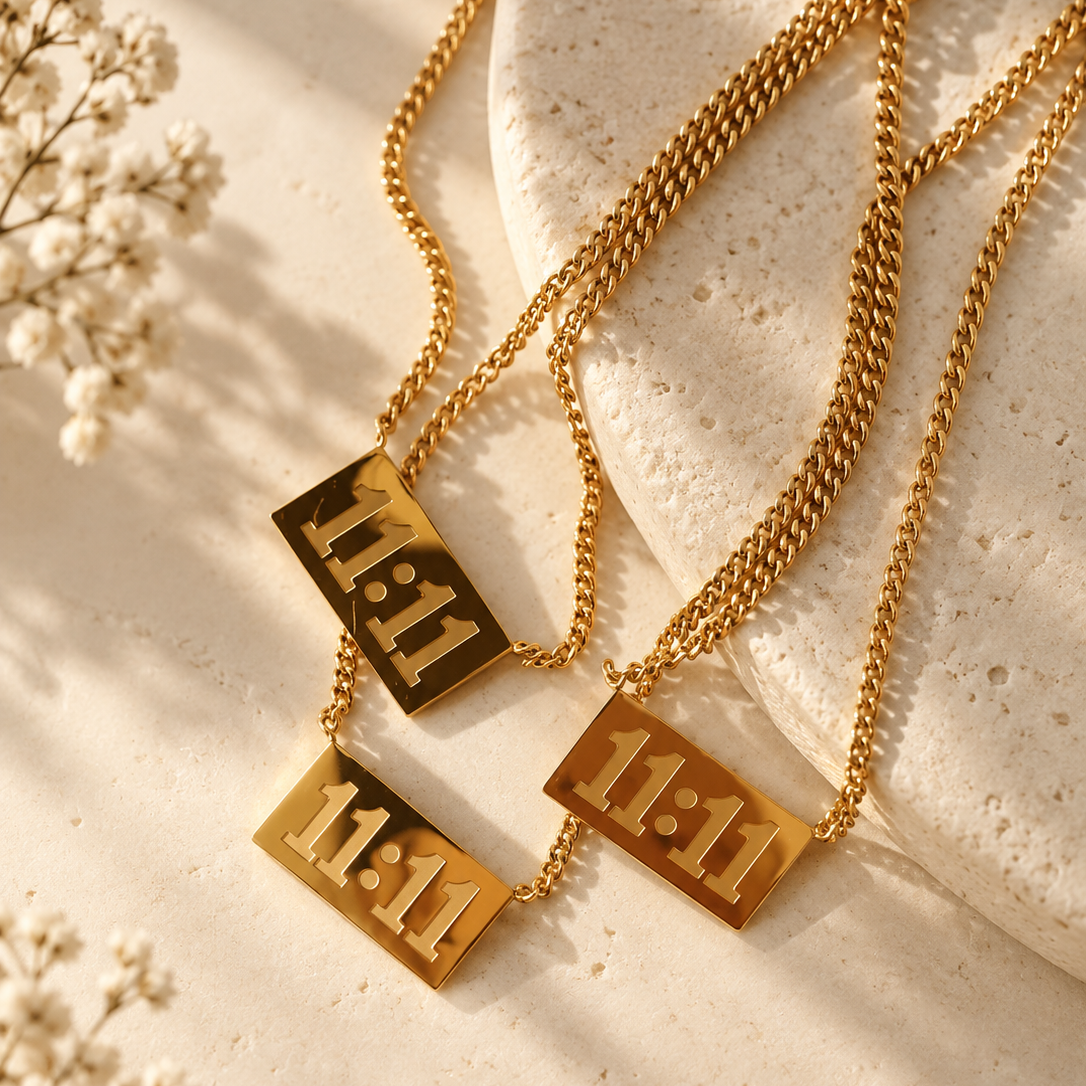 Collar de Damas con Colgante 11:11 y Motivo Numérico Rectangular