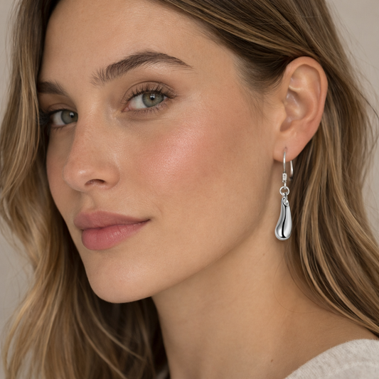 Kelly – Pendientes Gota Plateada Elegantes