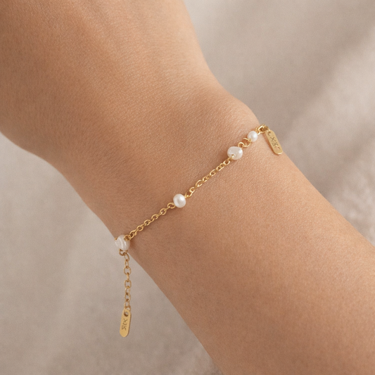 Tabitha – Pulsera Dorada con Perlas Barrocas