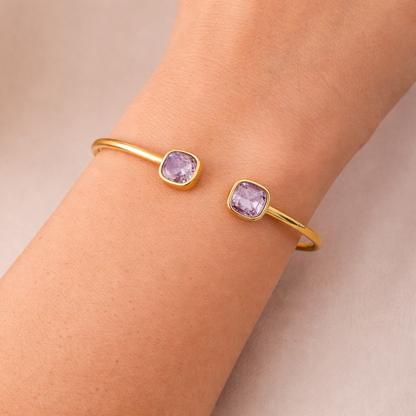 Noelia – Pulsera Cuadrada Abierta