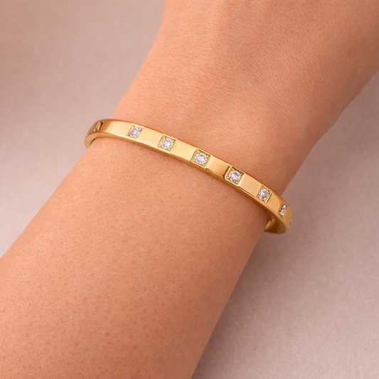 Caprice – Pulsera Dorada con Diseño Elegante