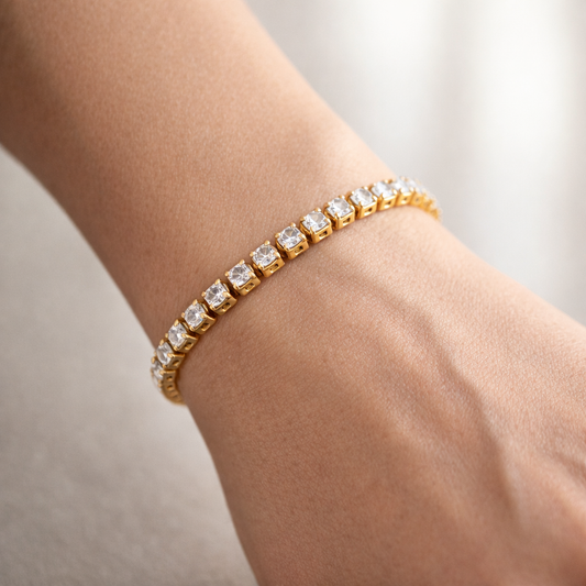 Lynn – Pulsera Tennis Dorada con Piedras Blancas