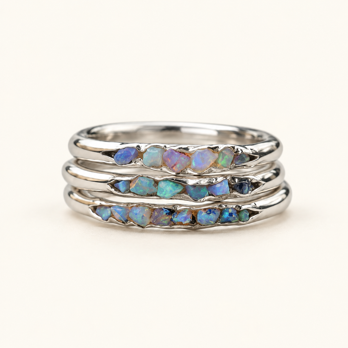 Anillo de Mujer con Diseño Multicapa y Piedra Decorativa