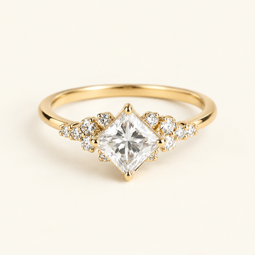 Anillo de Declaración para Mujeres en Estilo Reina