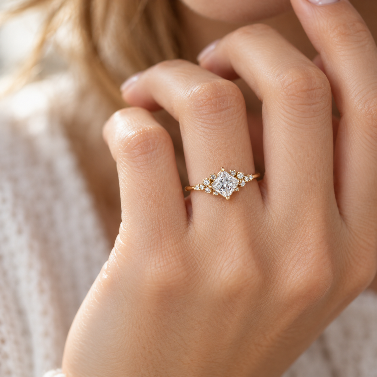 Anillo de Declaración para Mujeres en Estilo Reina