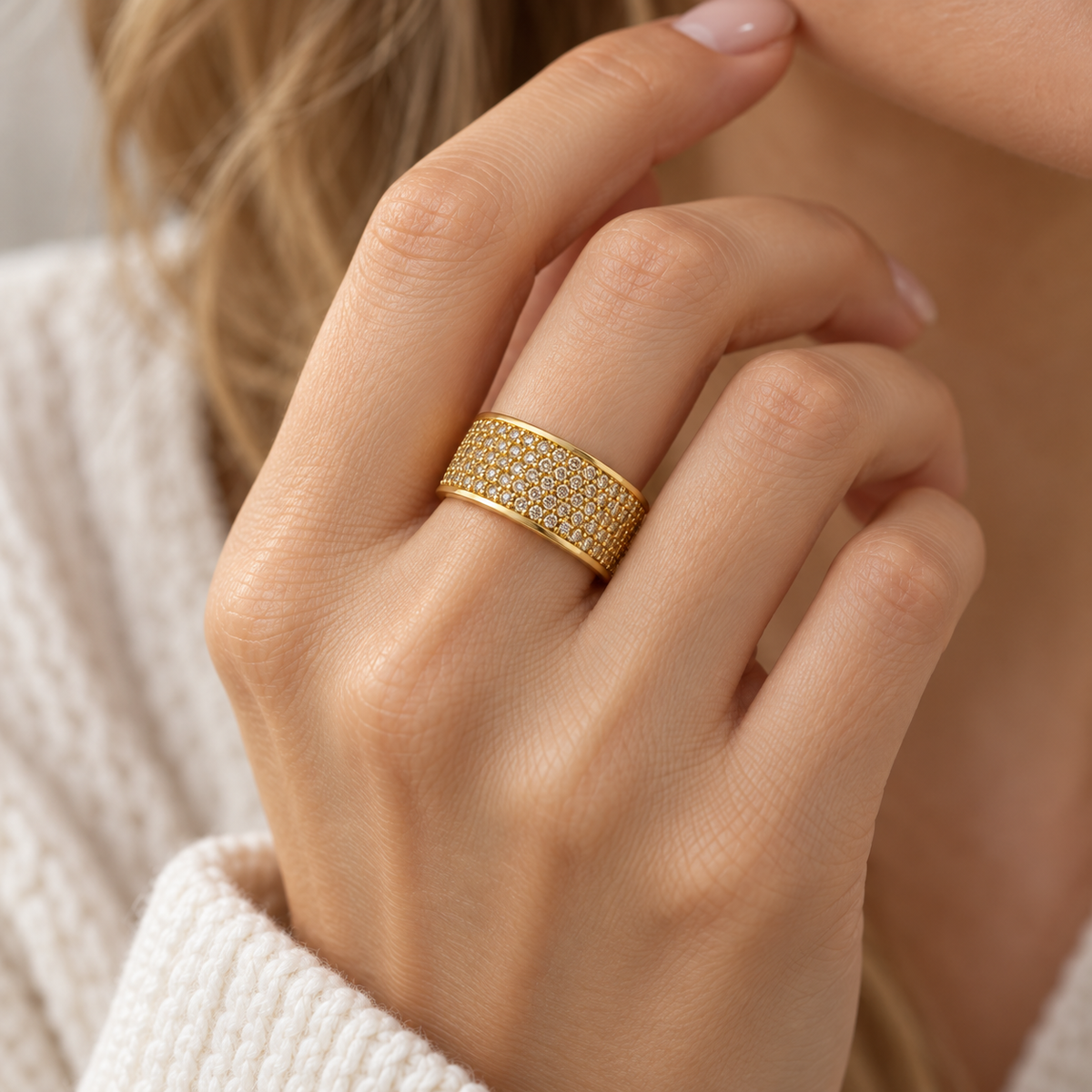 Anillo de Declaración Ancho para Mujeres con Incrustación de Piedras Completa