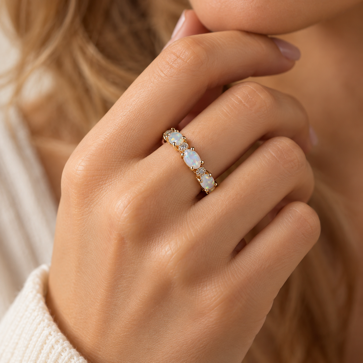 Anillo de Eternidad para Dama con Incrustación de Piedras