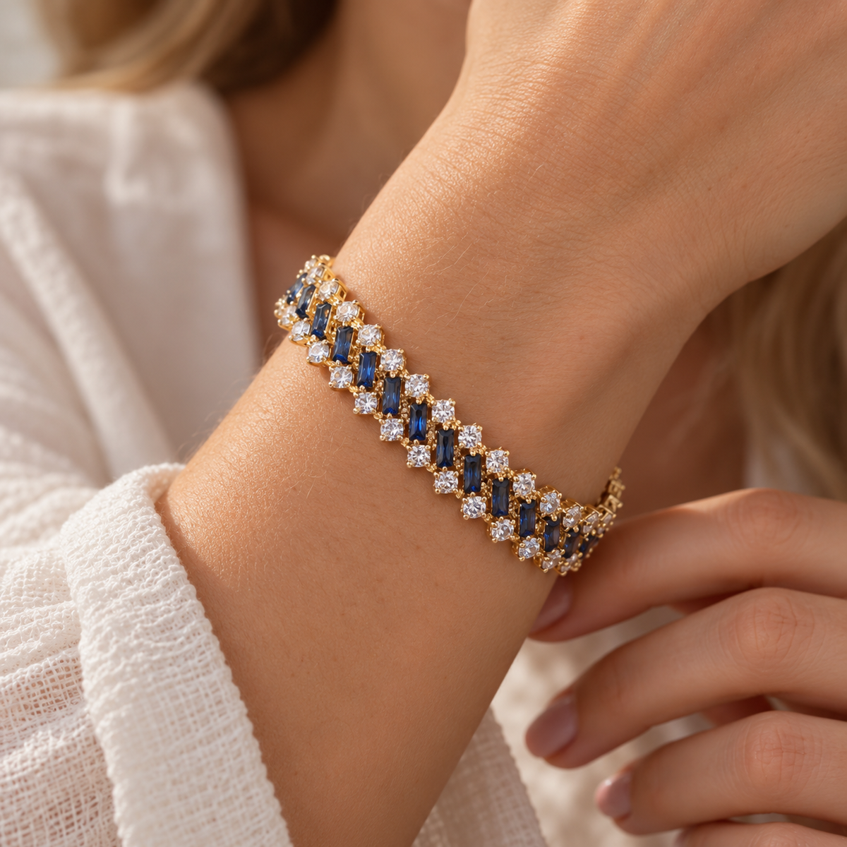 Pulsera Geométrica para Damas con Varios Acentos de Piedra