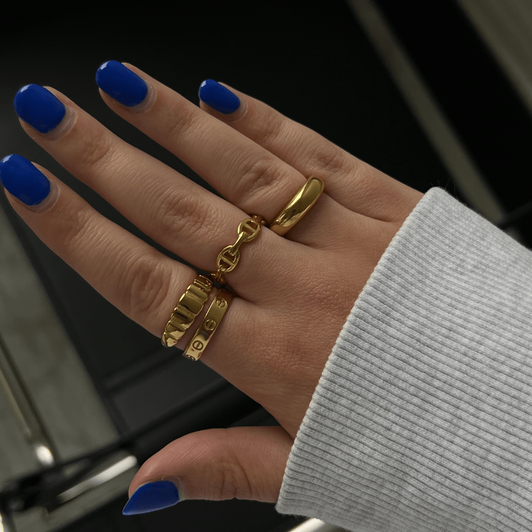 Anillo de Eslabones para Mujeres con Eslabones Ovales y Diseño Perforado