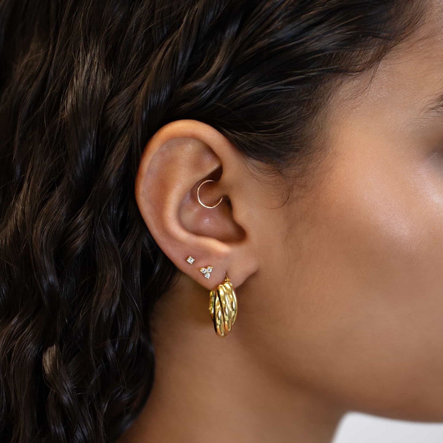 Conjunto de pendientes de trébol pavé diminutos