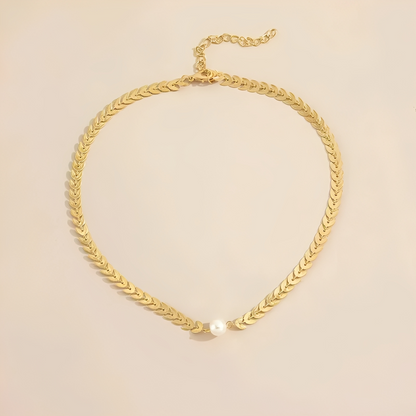 Phoebe – Collier Intemporal en Oro & Perla