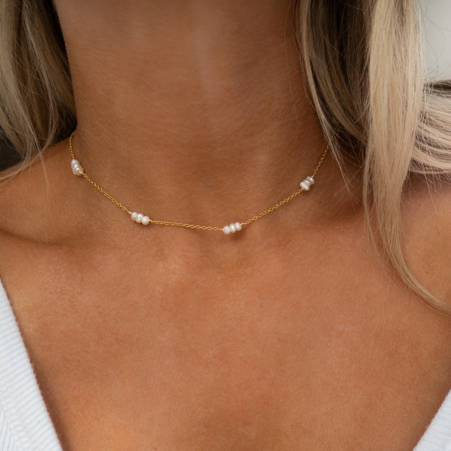 Emiko - Collar Elegante de Acero de Titanio