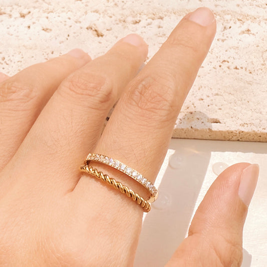 Vanie – Anillo Trenzado Doble con Zirconia