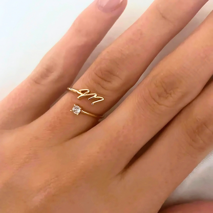 Shiela – Anillo Inicial en Acero Inoxidable Dorado