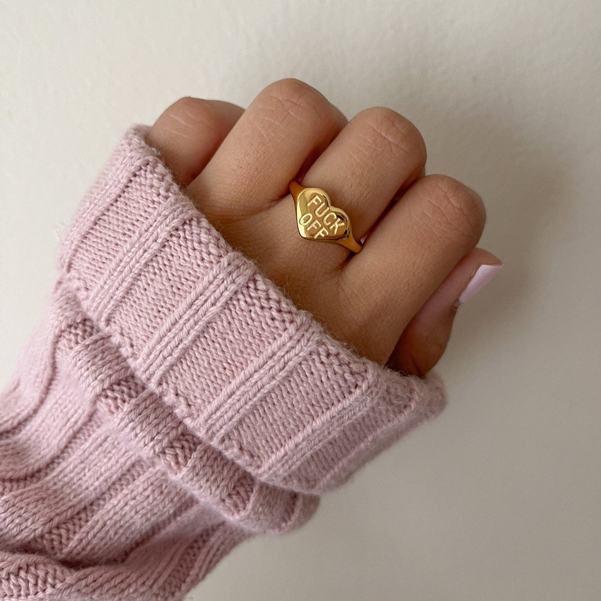 Damas Anillo Sello Corazón con gravado "FUCK OFF"