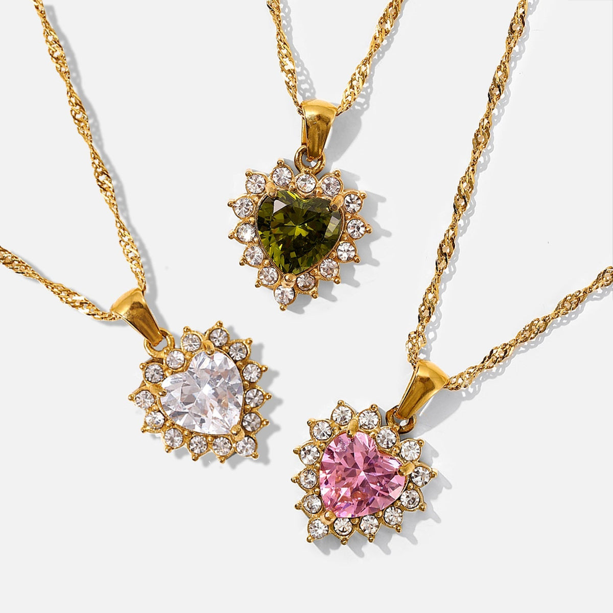 Collar Colgante Corazón Dama con Gran Piedra Central y Bisel de Piedras