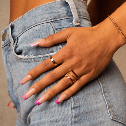 Ozlivra – Bague Dorée Intemporelle