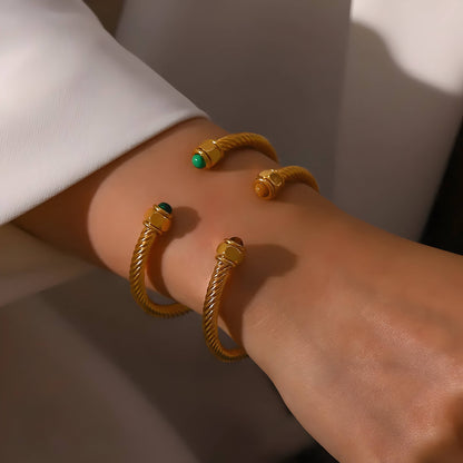 Thea – Pulsera Dorada Elegante