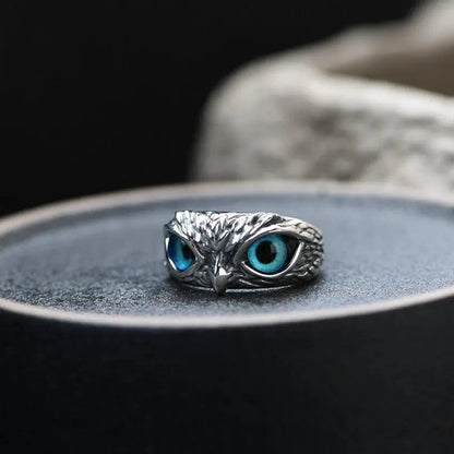 Lucky Owl – Anillo de Plata Hecho a Mano con Brillo de Ópalo
