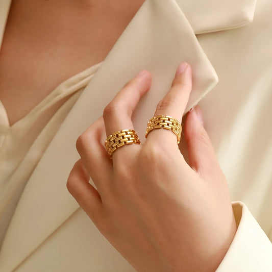 Aileen – Anillo Banda Dorada Elegante