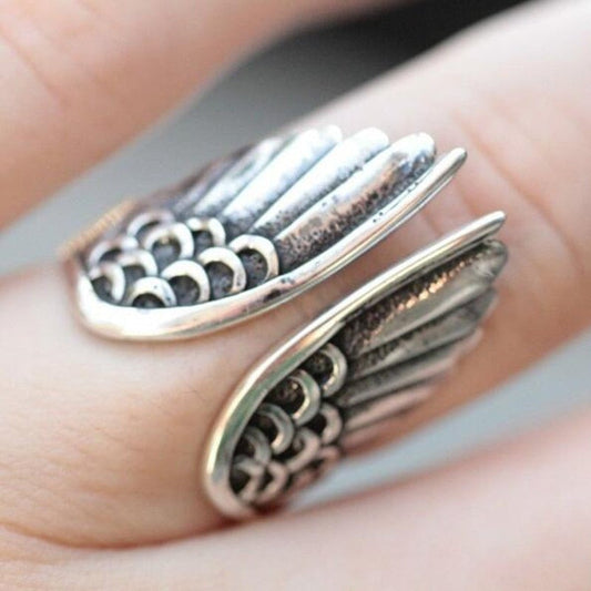 Liora – Anillo Ángel Ajustable en Plata de Ley 925