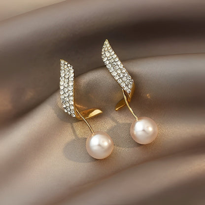 Melina – Pendientes Dorados con Perlas