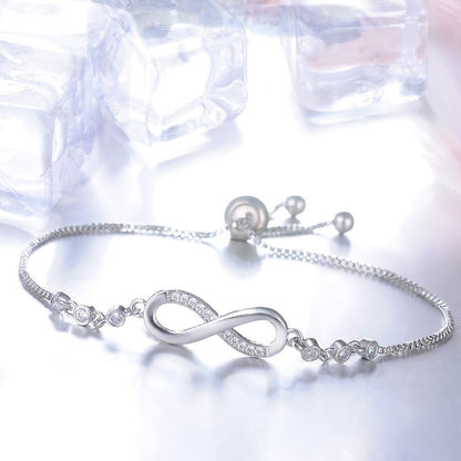 Inaya – Pulsera Ajustable de Infinito en Plata