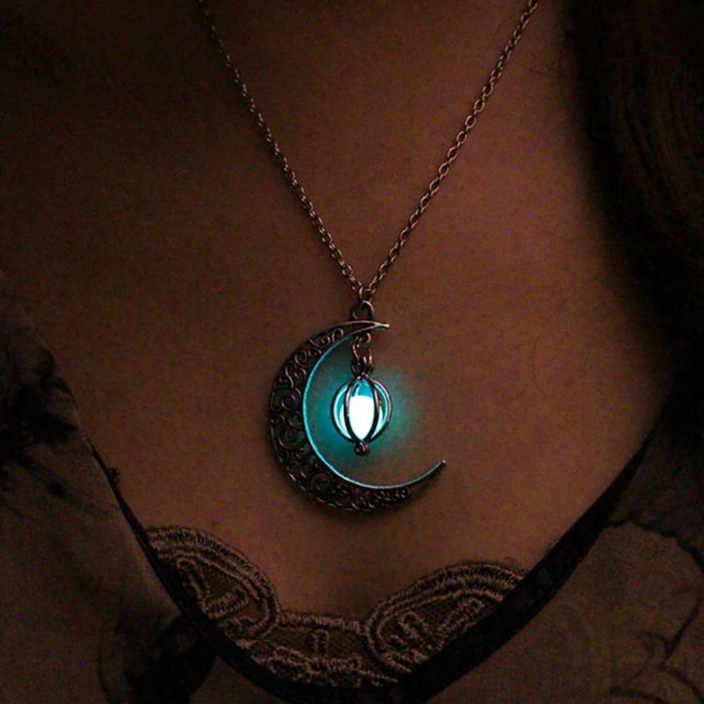 Collar con Colgante de Luna para Mujeres con Centro Redondo Brillante y Diseño de Luna Creciente