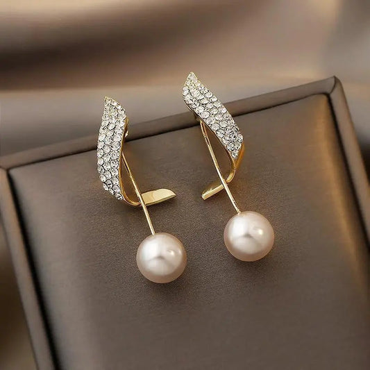 Lumine – Pendientes con Encanto de Perlas y Baño de Lujo
