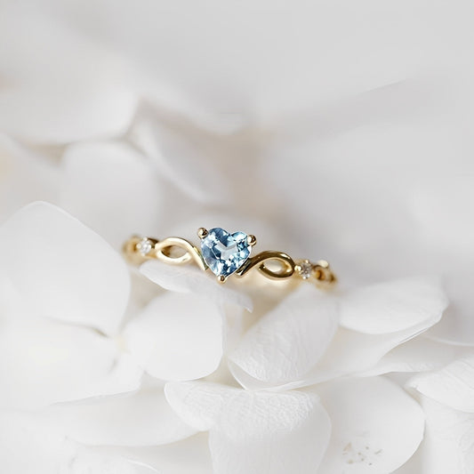 Yllara – Anillo Simple Corazón Incrustado Plata & Oro