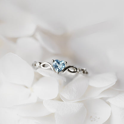Yllara – Anillo Simple Corazón Incrustado Plata & Oro