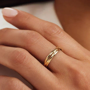 Anillo Mujer Multicapa con Diseño Cruzado Curvado