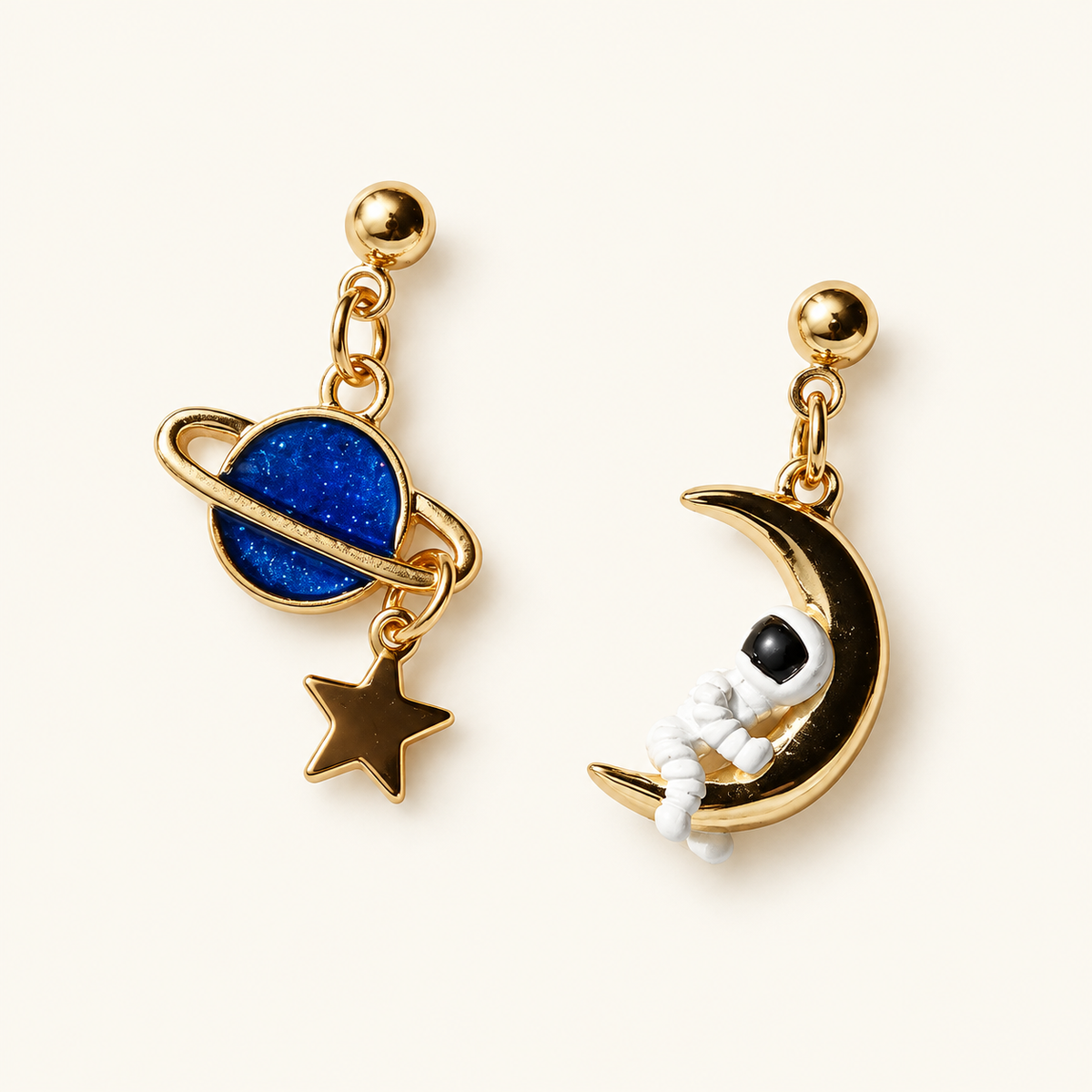 Pendientes de dama con motivo de astronauta y planeta - Par
