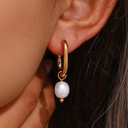 Yuna – Pendientes Huecos en Forma U Elegantes