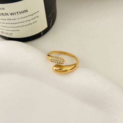 Cely – Anillo Cruzado Pavé