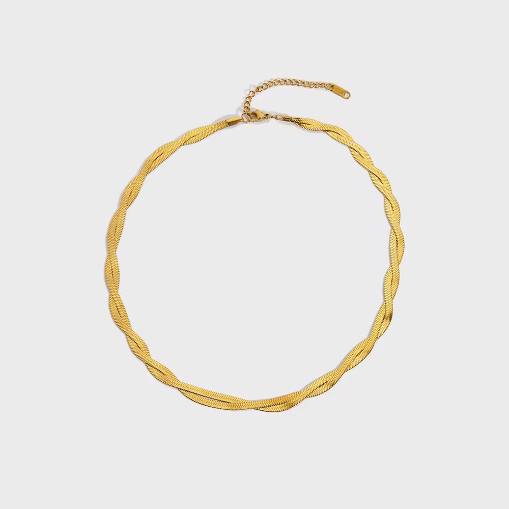 Bria – Collar Trenzado Estilo Omega