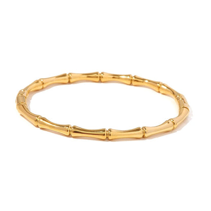 Olivia – Pulsera Bambú Chic con Diseño Ovalado Dorado