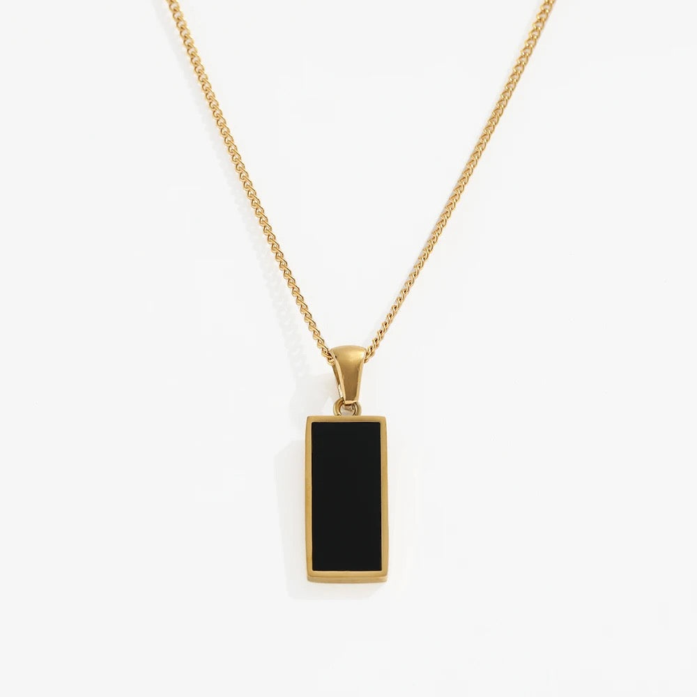 Beth – Collar Cuadrado Geométrico Negro