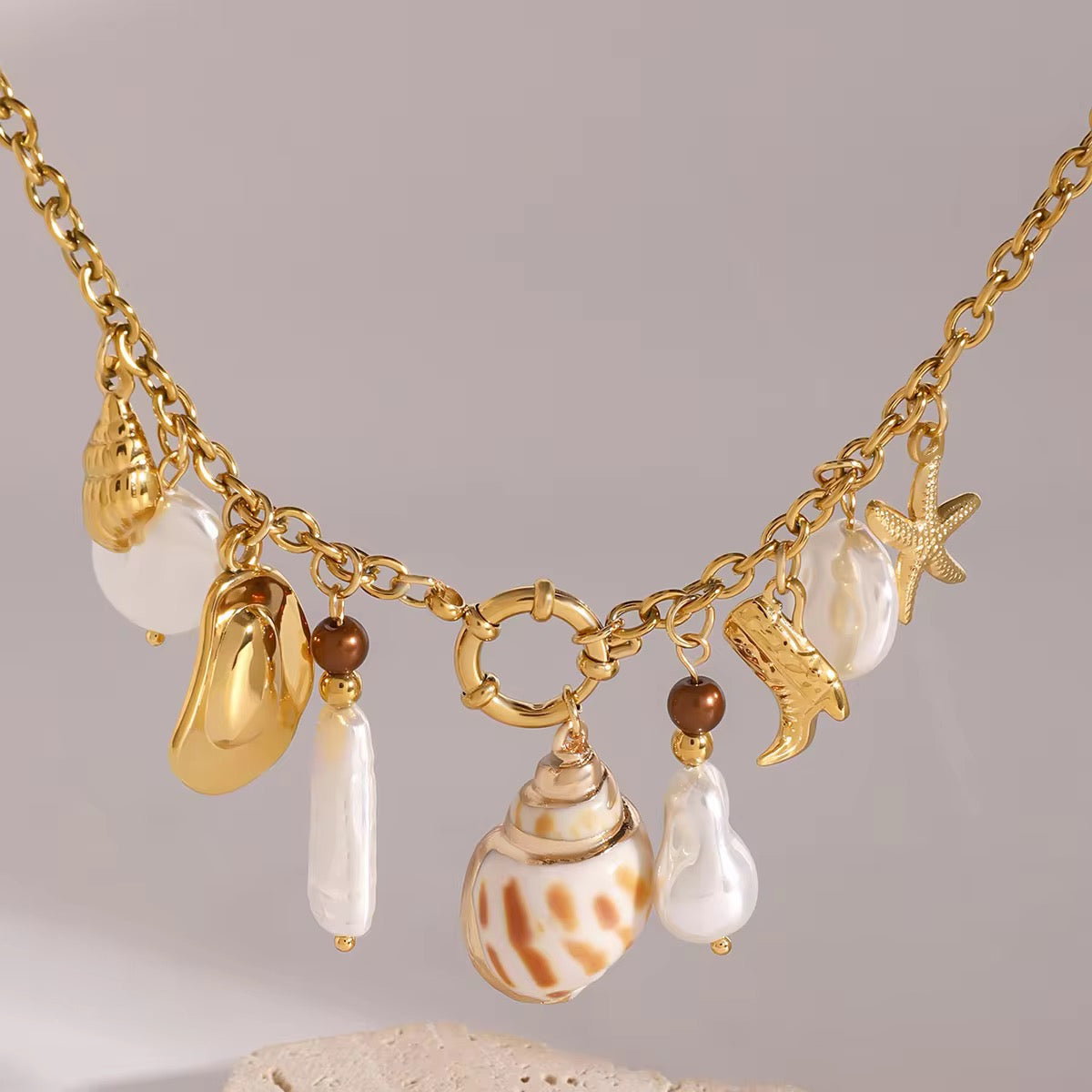 Pia – Collar Chic con Perla Irregular