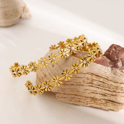 Mariana – Pulsera Floral Dorada